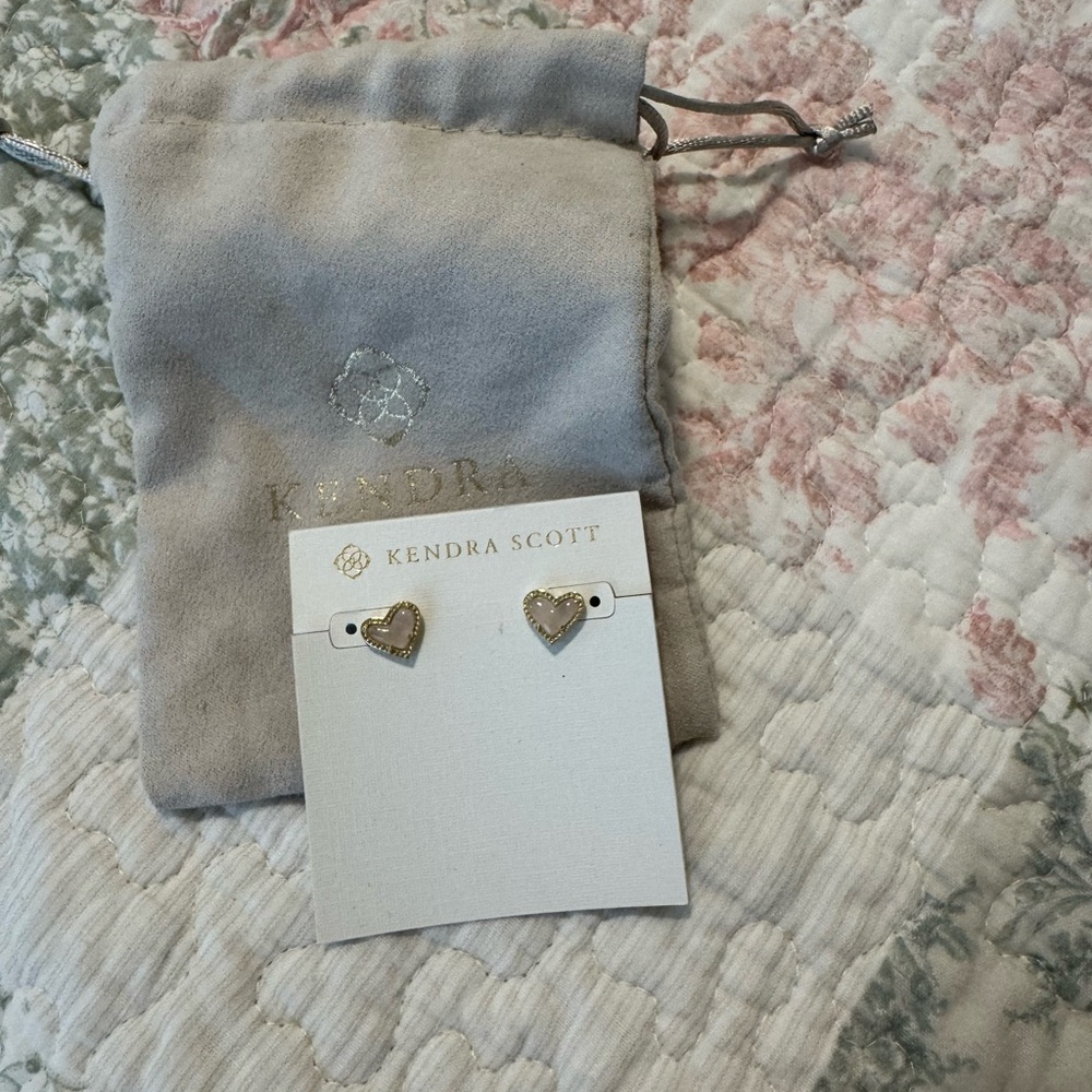 Kendra Scott Ari Gold Heart Earrings